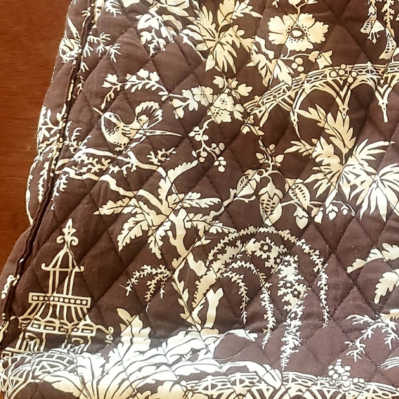 Vera Bradley medium shoulder bag Imperial Toile brown with cream pattern - Picture 4 of 5